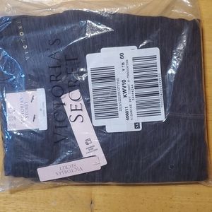 NEW VS Essential leggings